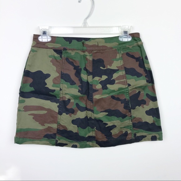 Camo mini skirt! - Picture 3 of 8